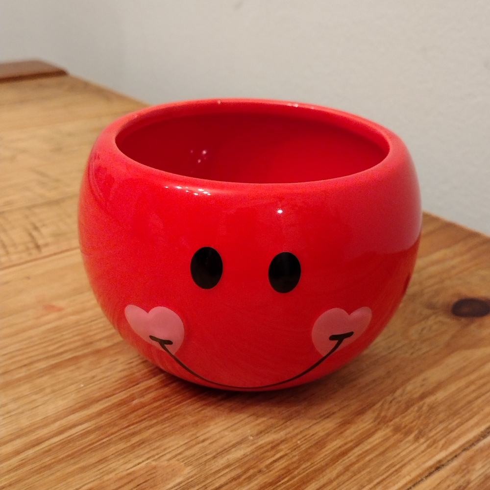 Burton+Burton Red Smiley Face Planter